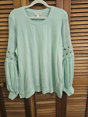 Belle by Kim Gravel Mint Green Lace Sleeve Blouse – Crew Neck – Size Medium
